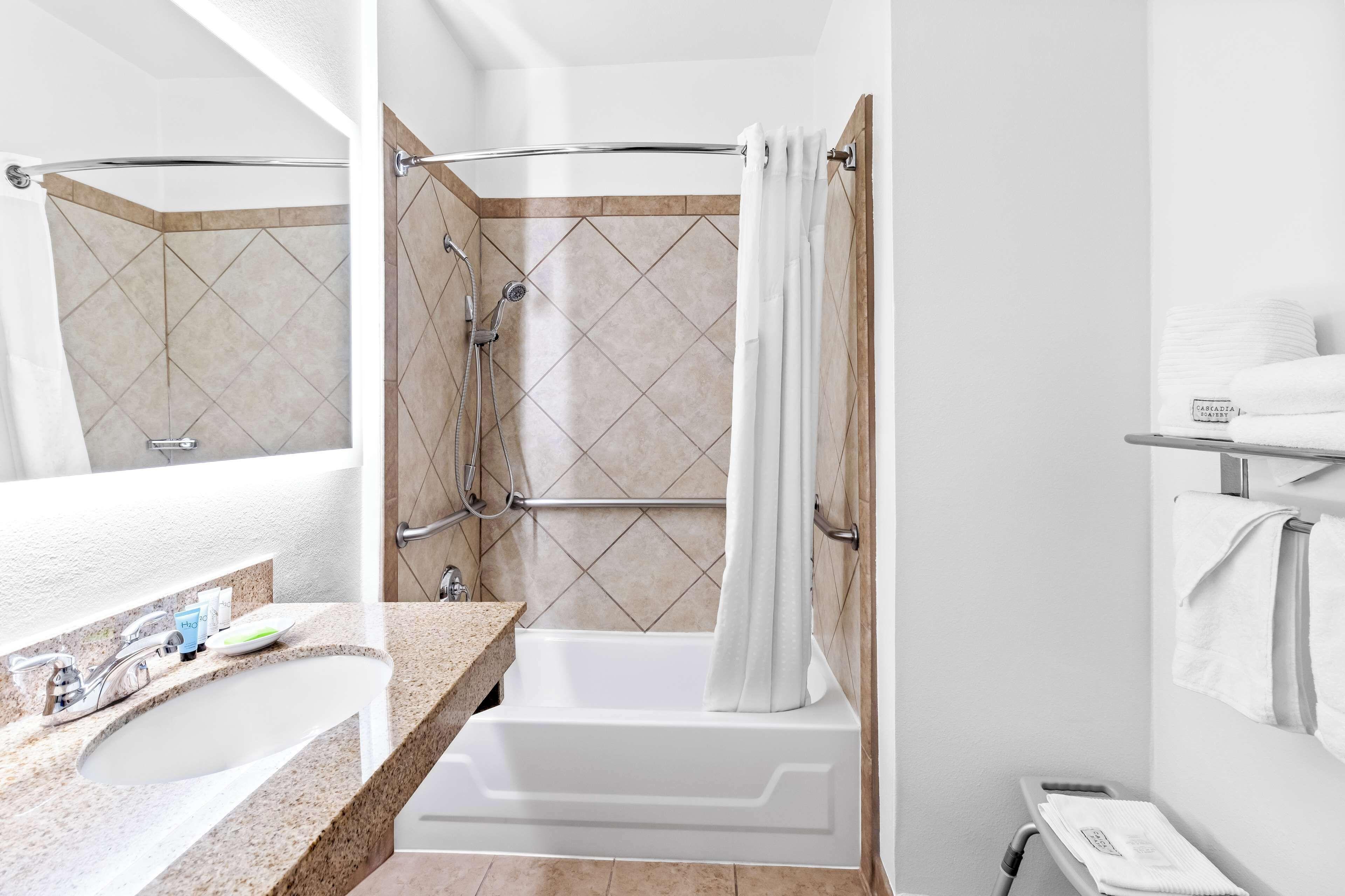 Queen Room - Disability Access